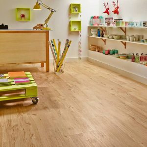 llp113_cambridge_rs_com_retail_giftshop_image LooseLay Cambridge LLP113 plankar í gjafavöruverslun