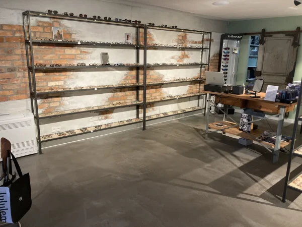 Gólf í gleraugnaverslun í Detmold, unnið með Velosit SL 503