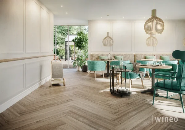 Raumbild-PL15008WL-Newport-Oak-Natural-QF Wineo Purline 1500 Newport Oak Natural í kaffihúsi